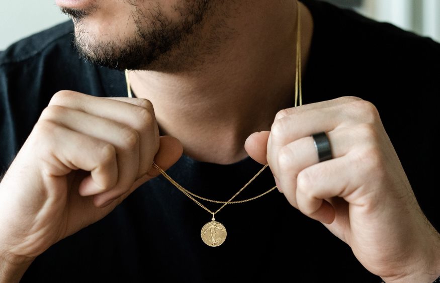 Hommes collier pendentif ange de la miséricorde or accessoires Oliver Cabell 4JNHLR237